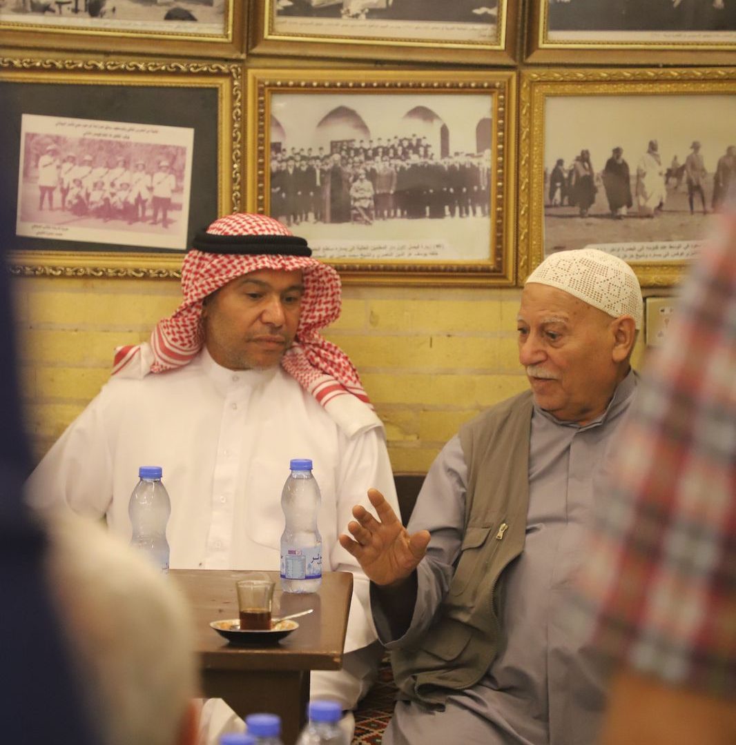 الشيخ جمال الضاري يُعزي بوفاة الحاج محمد الخشالي صاحب مقهى الشابندر في شارع المتنبي