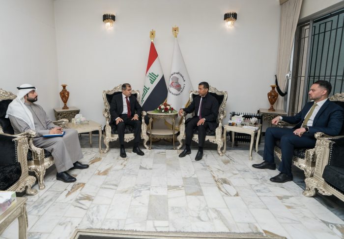 الضاري والسفير الكويتي لدى العراق يؤكدانأهمية التعاون المشترك وفق أسس الإحترام المتبادل وعدم التدخل بالشؤون الداخلية