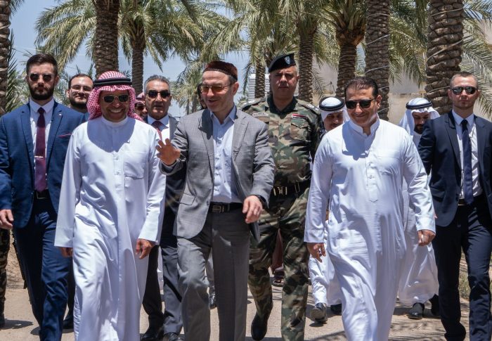 الضاري يستقبل السفير الروسي لدى العراق بمضيفه في منطقة الفهيمية بقضاء أبو غريب غربي بغداد