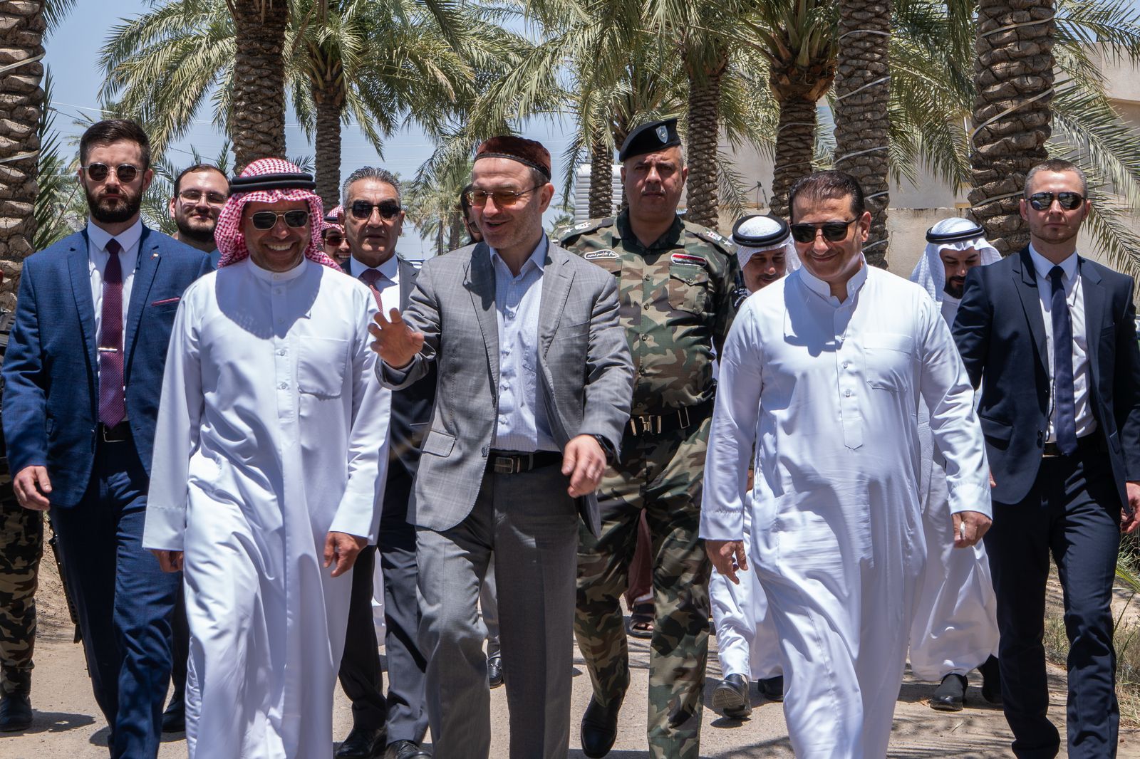 الضاري يستقبل السفير الروسي لدى العراق بمضيفه في منطقة الفهيمية بقضاء أبو غريب غربي بغداد