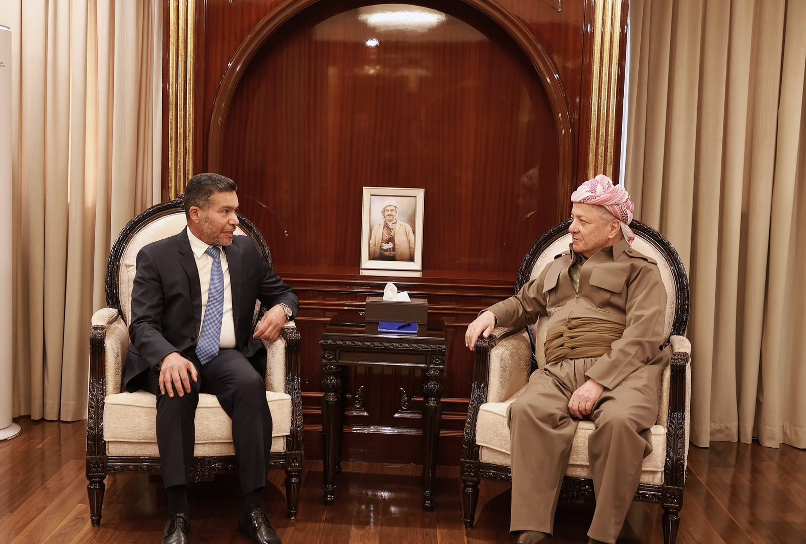 الضاري والبارزاني يؤكدان أهمية تعزيز الحوار والتنسيق بين الأطراف السياسية، ومعالجة القضايا العالقة وفق الأطر الدستورية