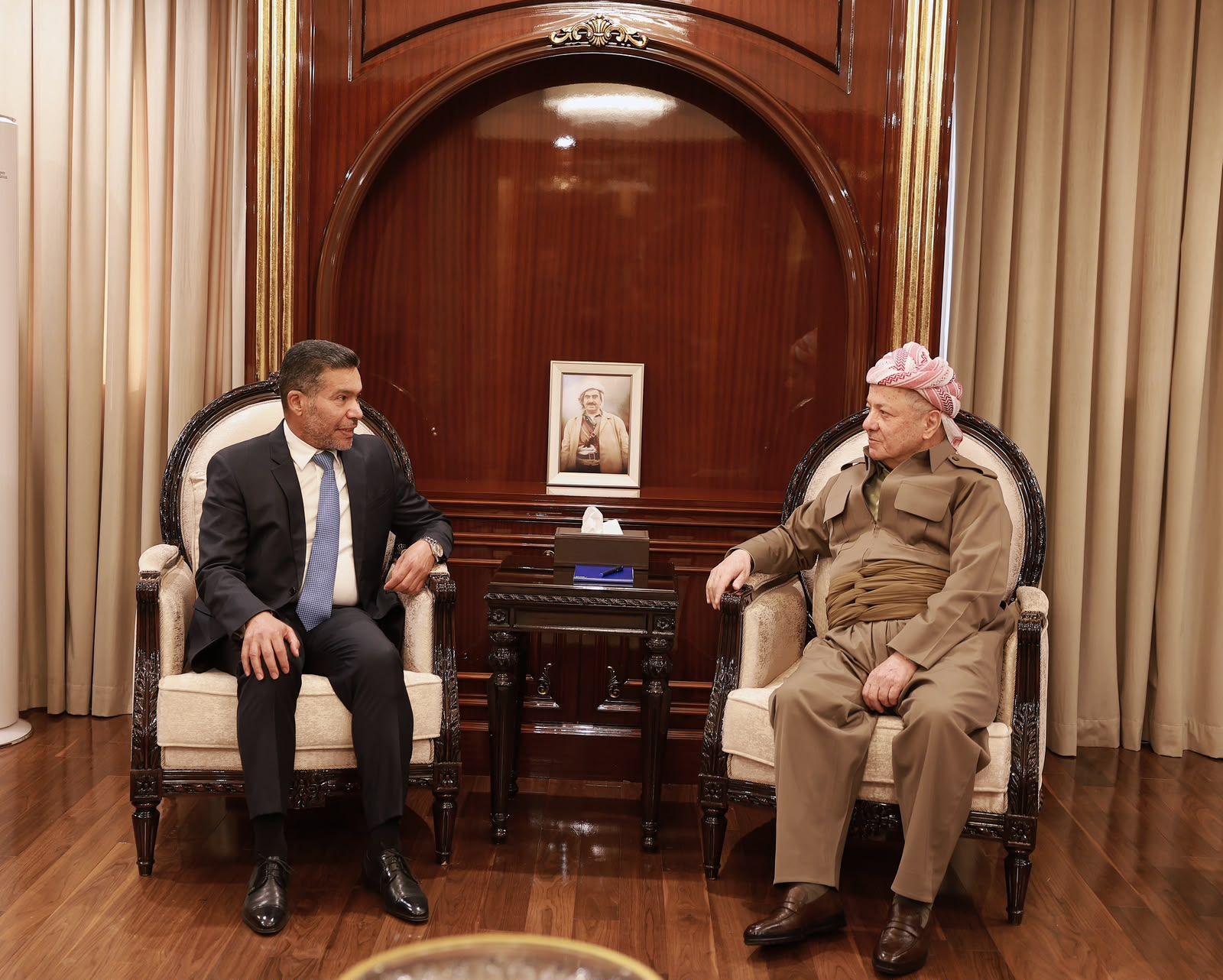 الضاري والبارزاني يؤكدان أهمية تعزيز الحوار والتنسيق بين الأطراف السياسية، ومعالجة القضايا العالقة وفق الأطر الدستورية
